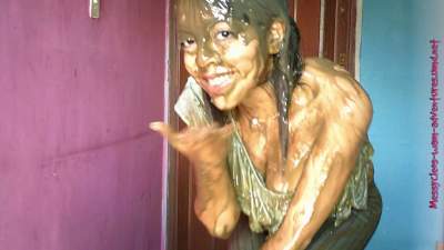 beautiful-ana-in-brown-and-white-gunge_1