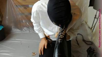 lick-my-feet_4.jpg