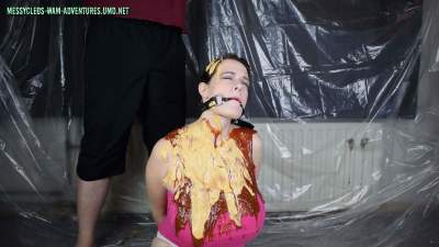 saucy-cleo_3.jpg
