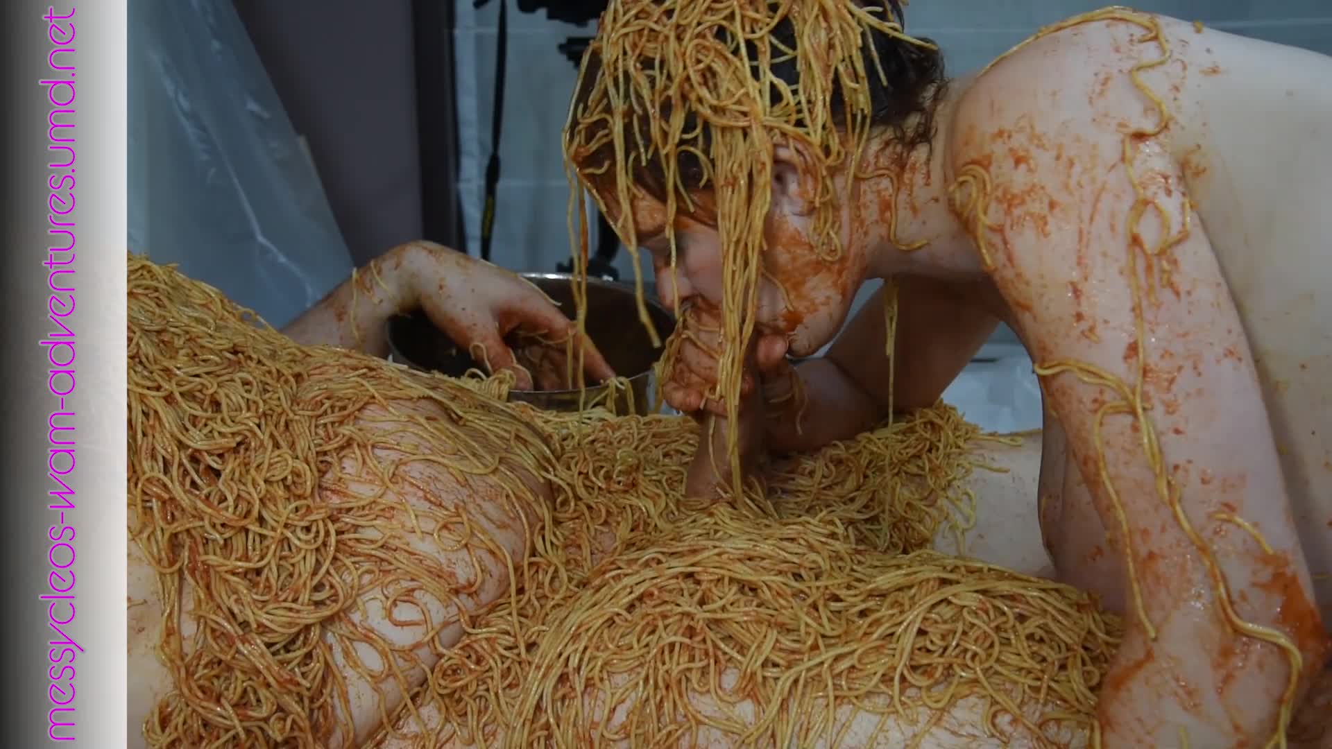 Spaghetti blow job